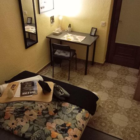 Gemuetliches Zimmer "Gold" Fuer 2 Personen Und Katzenliebhaber Valencie Exteriér fotografie